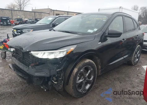 2024 Ford Escape St-Line z USA, uszkodzony, nr VIN 1FMCU9MN1RUA62293